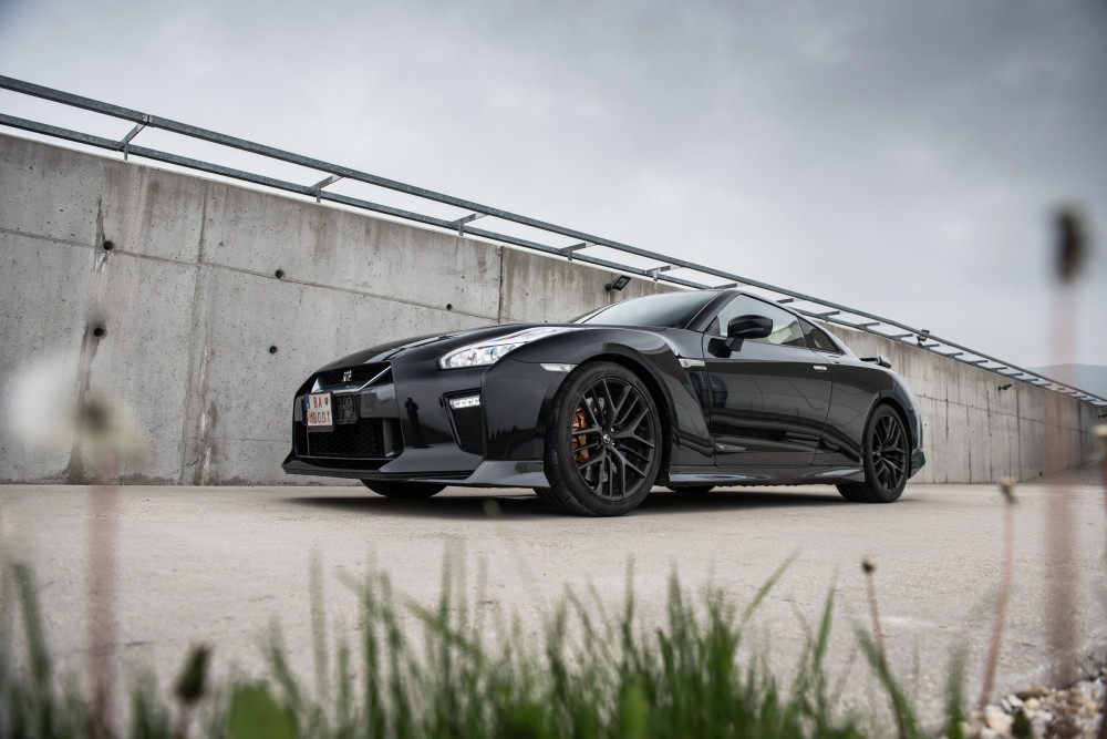 Nissan R35 GT-R Black Edition MY2017 test